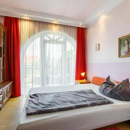 Szabo By Interhome バラトンレッレ